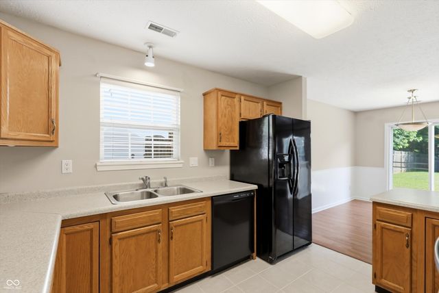546 E Pine Ridge Drive, Westfield, IN 46074