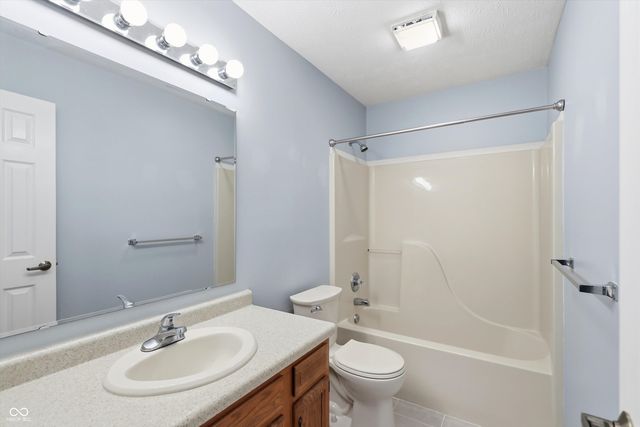 546 E Pine Ridge Drive, Westfield, IN 46074