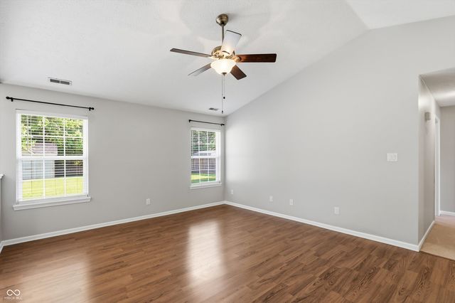 546 E Pine Ridge Drive, Westfield, IN 46074