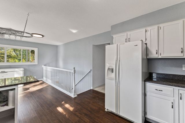 902 S 1st Street, Knoxville, IA 50138