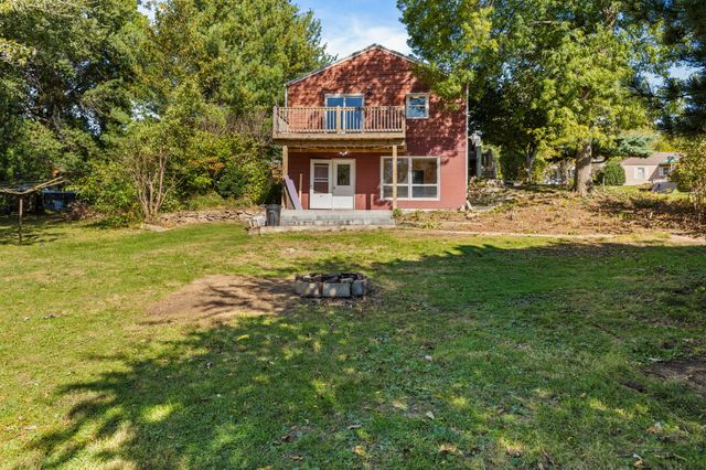 902 S 1st Street, Knoxville, IA 50138