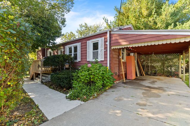 902 S 1st Street, Knoxville, IA 50138