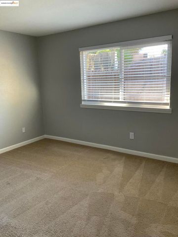 108 E Trident Drive, Pittsburg, CA 94565