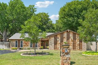 8612 Edgebrook Terrace, Benbrook, TX 76116
