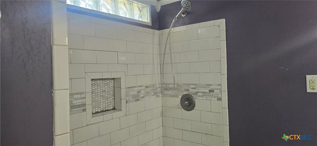 2001 E Forrest Street, Victoria, TX 77901