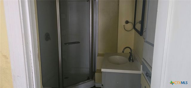 2001 E Forrest Street, Victoria, TX 77901