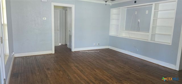 2001 E Forrest Street, Victoria, TX 77901