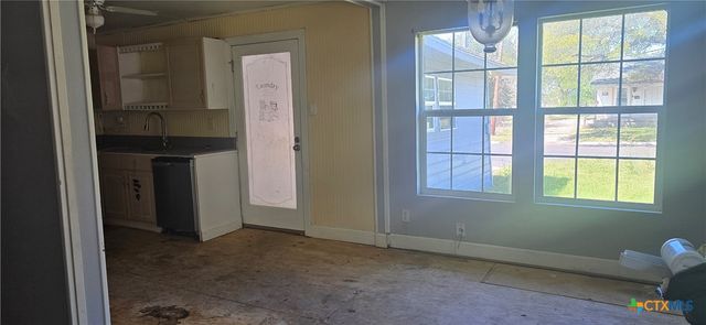 2001 E Forrest Street, Victoria, TX 77901