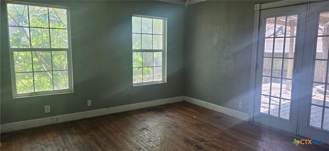 2001 E Forrest Street, Victoria, TX 77901