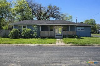 2001 E Forrest Street, Victoria, TX 77901