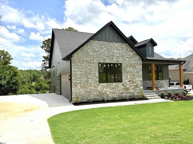 110 Wedge Way, Travelers Rest, SC 29690