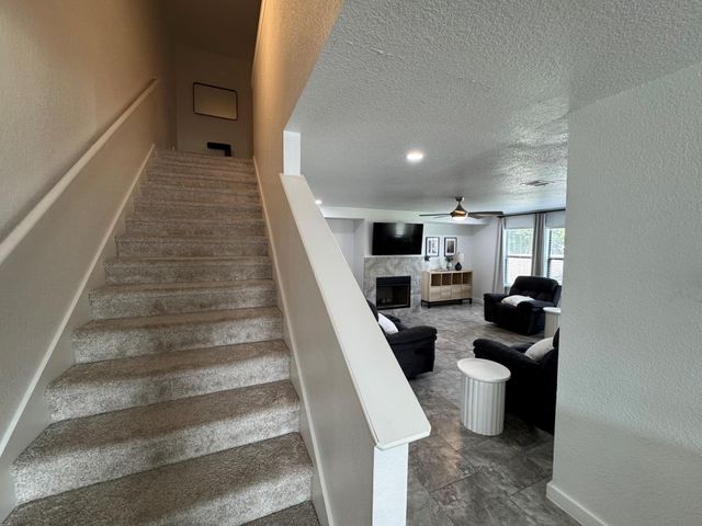 191 Mistletoe LN, Kyle, TX 78640