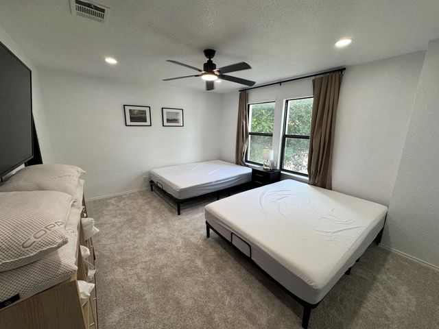 191 Mistletoe LN, Kyle, TX 78640