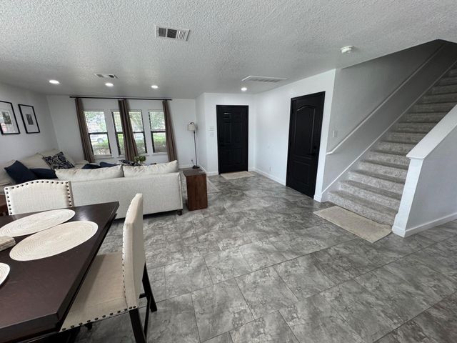191 Mistletoe LN, Kyle, TX 78640