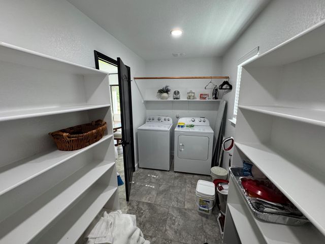191 Mistletoe LN, Kyle, TX 78640