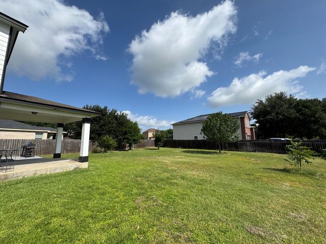191 Mistletoe LN, Kyle, TX 78640