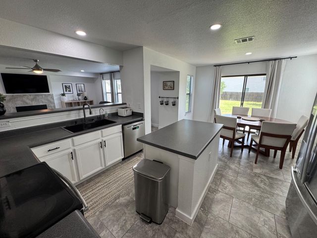 191 Mistletoe LN, Kyle, TX 78640