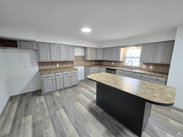 115 NE 7th Street, Abilene, KS 67410