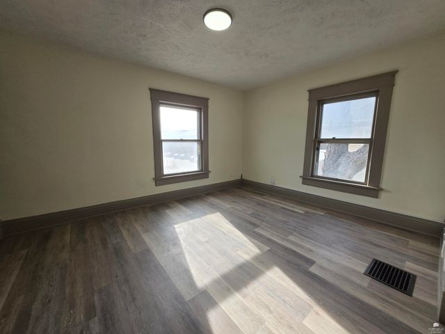 115 NE 7th Street, Abilene, KS 67410