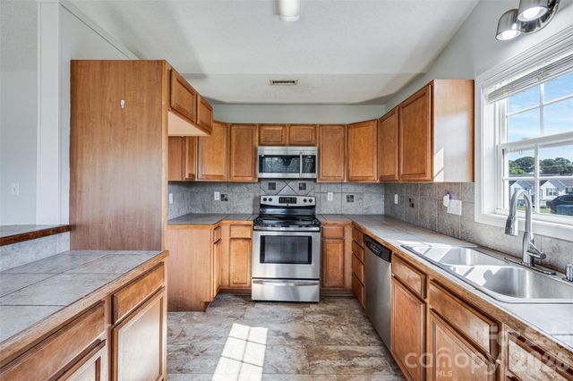 1575 Windy Holly Lane, Newton, NC 28658