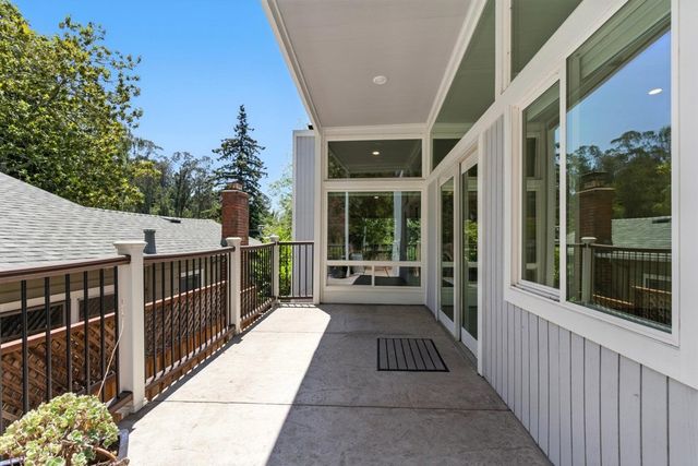 18 Conrad Ct, Oakland, CA 94611