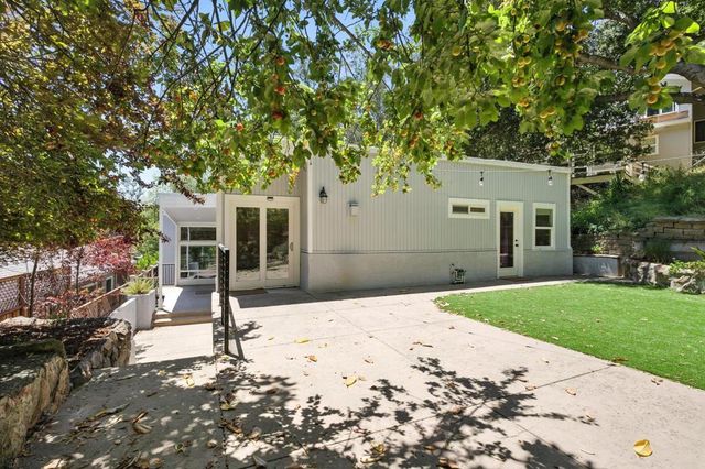 18 Conrad Ct, Oakland, CA 94611