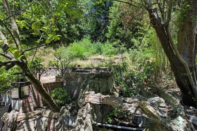 18 Conrad Ct, Oakland, CA 94611