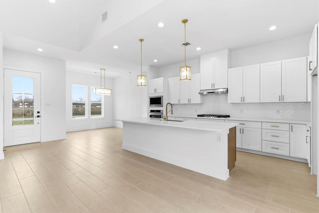 Image 12 of property listing at 3072 Road 66124, Dayton, TX 77535