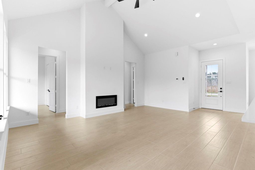 Image 18 of property listing at 3072 Road 66124, Dayton, TX 77535