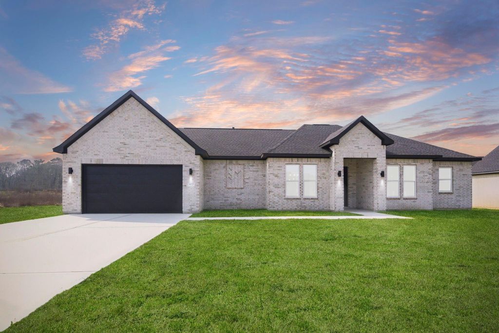 Image 2 of property listing at 3072 Road 66124, Dayton, TX 77535