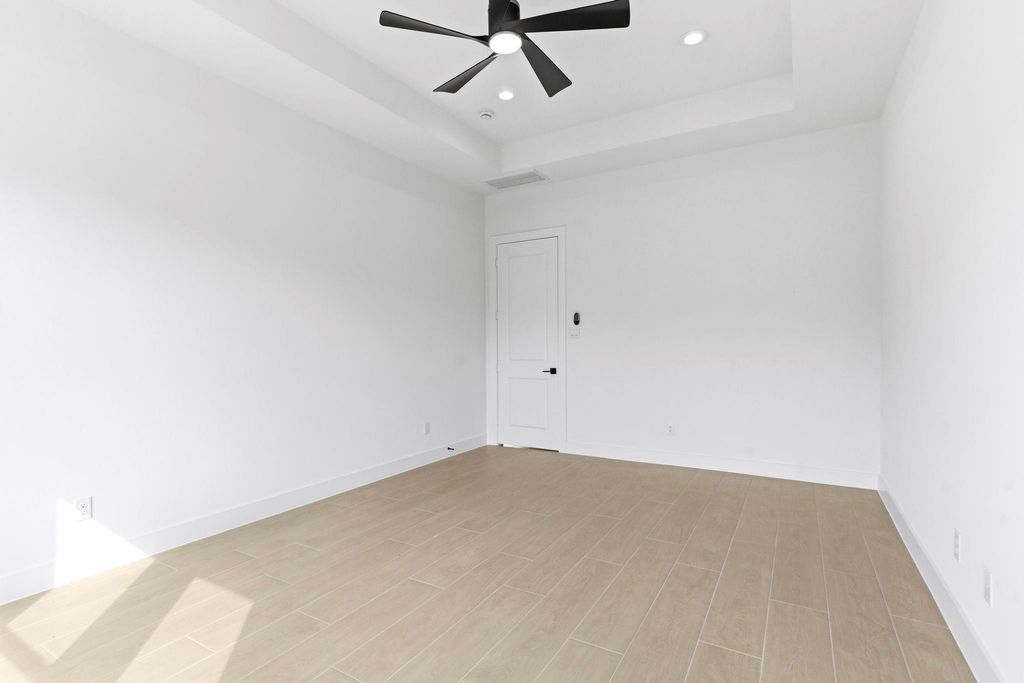 Image 32 of property listing at 3072 Road 66124, Dayton, TX 77535