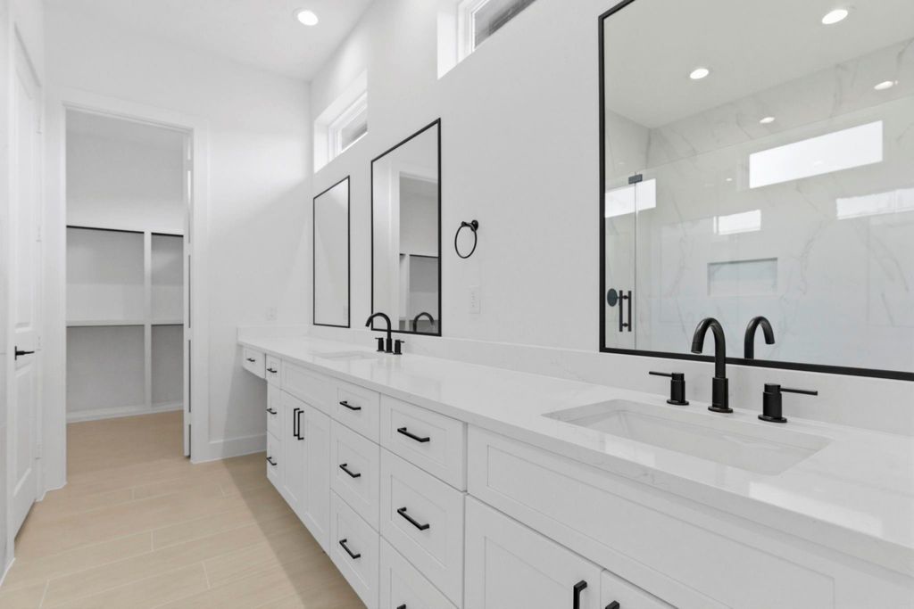 Image 34 of property listing at 3072 Road 66124, Dayton, TX 77535