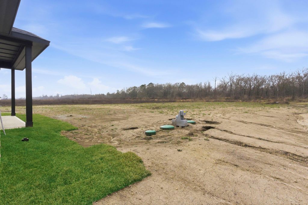 Image 42 of property listing at 3072 Road 66124, Dayton, TX 77535