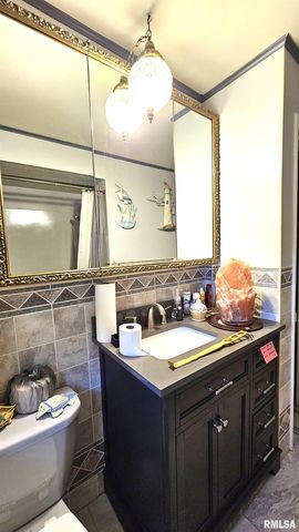 1216 S 17TH Street, Herrin, IL 62948