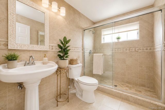 15 W Penn Street, Long Beach, NY 11561