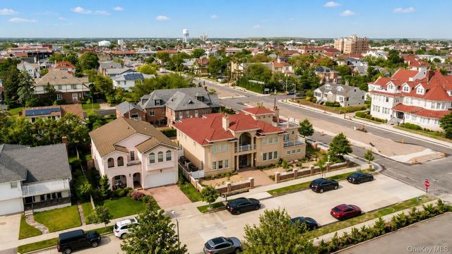 15 W Penn Street, Long Beach, NY 11561