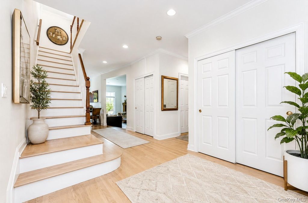 15 W Penn Street, Long Beach, NY 11561