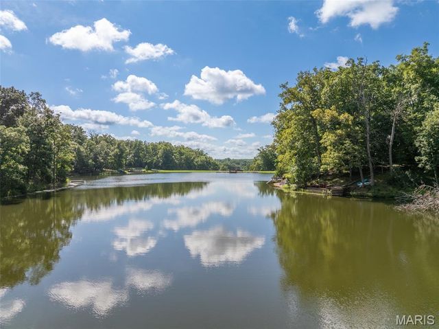 446 Foxfire Cove Drive, Innsbrook, MO 63390