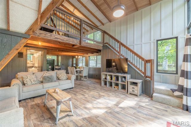 446 Foxfire Cove Drive, Innsbrook, MO 63390