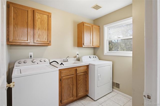 4118 Devon Road, Royal Oak, MI 48073