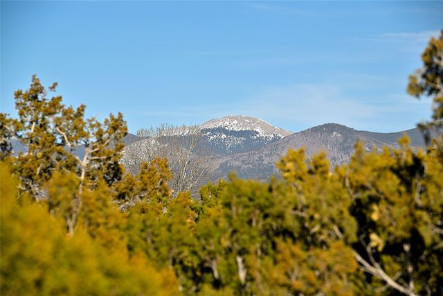 18 Via Diamante, Santa Fe, NM 87506