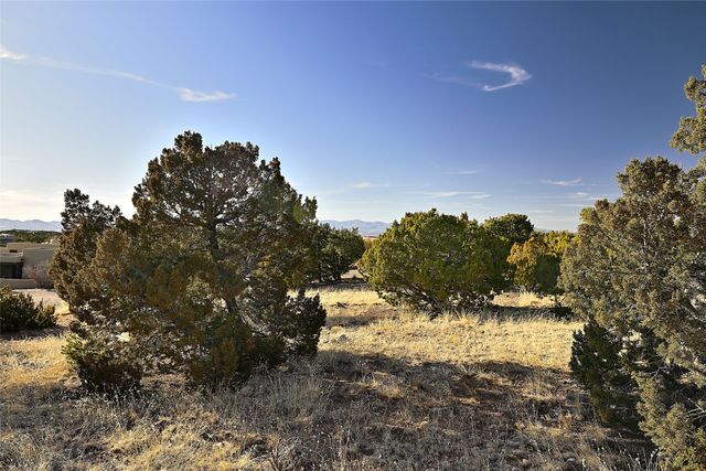 18 Via Diamante, Santa Fe, NM 87506