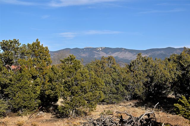 18 Via Diamante, Santa Fe, NM 87506