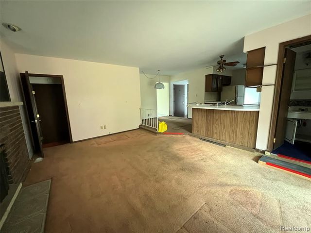 4136 Ironside Drive, Waterford, MI 48329