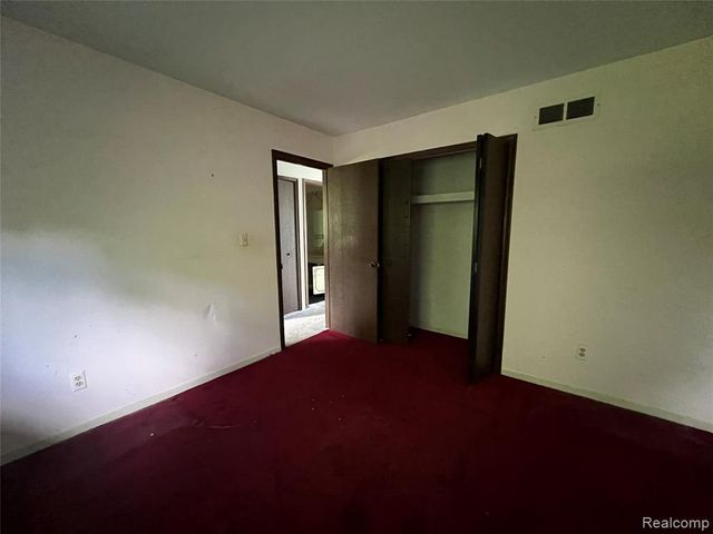 4136 Ironside Drive, Waterford, MI 48329
