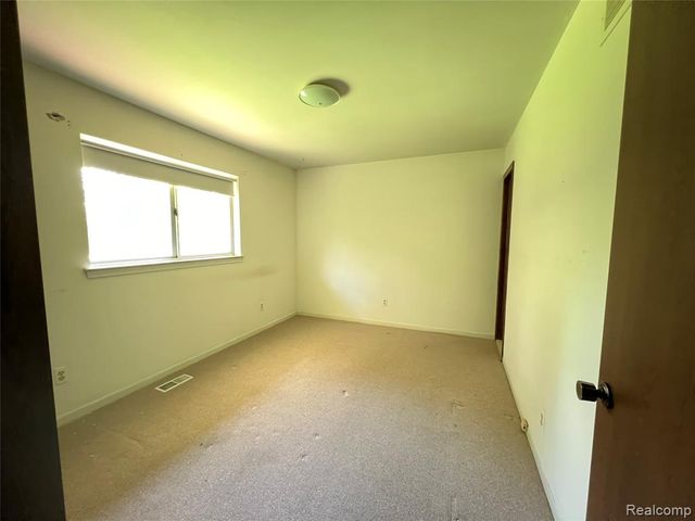4136 Ironside Drive, Waterford, MI 48329