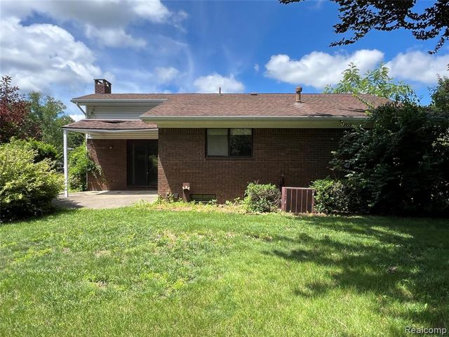 4136 Ironside Drive, Waterford, MI 48329