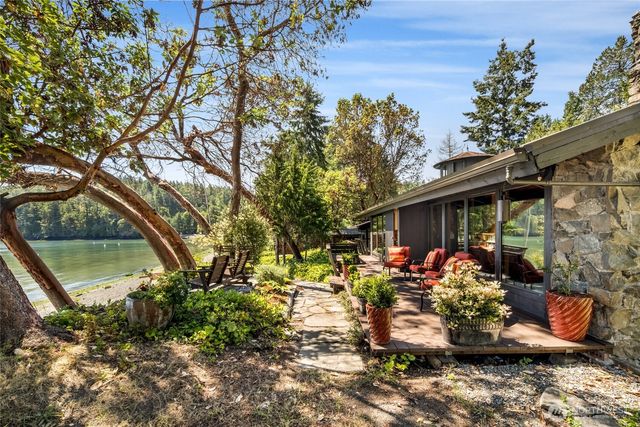 512 Broken Point Road, Shaw Island, WA 98286