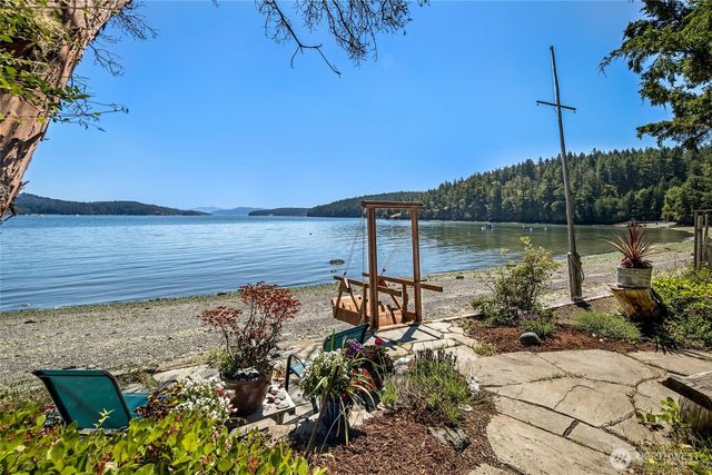 512 Broken Point Road, Shaw Island, WA 98286