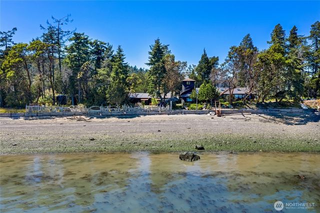 512 Broken Point Road, Shaw Island, WA 98286